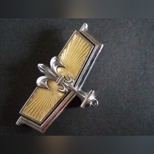 Vintage 1970's Chevrolet Caprice Chrome Stand Up Hood Ornament